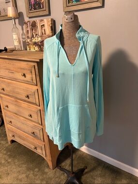 Lilly Pulitzer Light Blue Luxletic Pullover Lightweight Sweatshirt